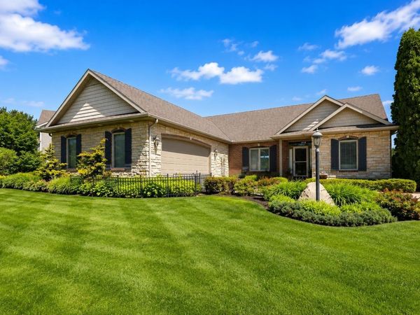 6641 Dockside Drive, South Bend, IN 46628