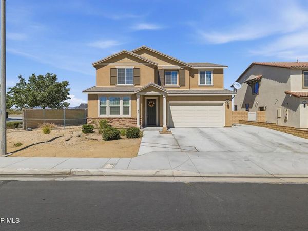 37913 Avenida De Diego, Palmdale, CA 93552
