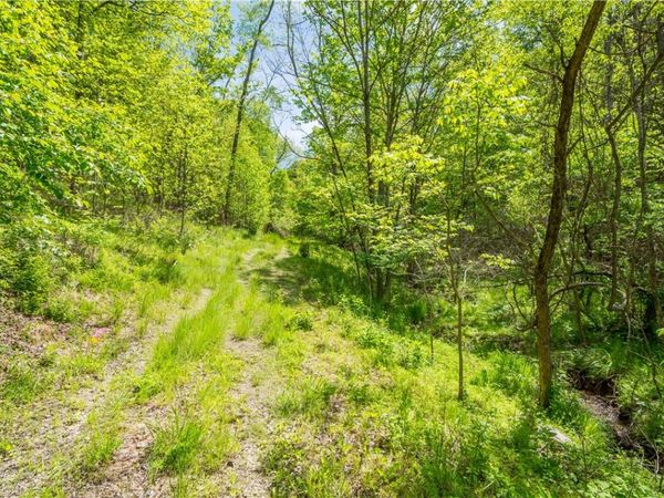 152 Chapel Hill Rd, Claysville, PA 15323