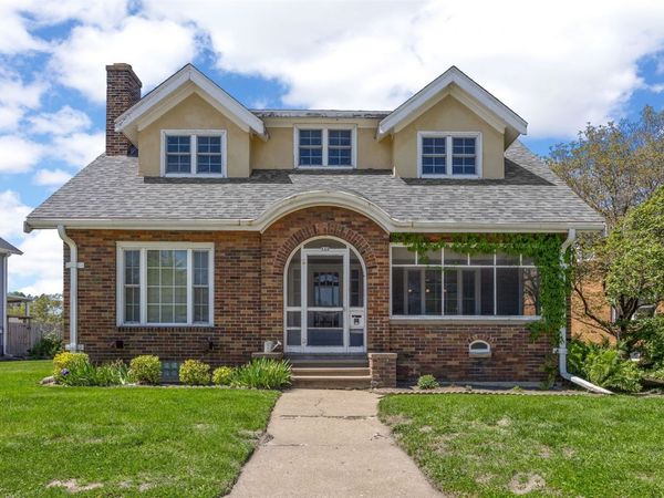 112 Bowling Street SW, Cedar Rapids, IA 52404