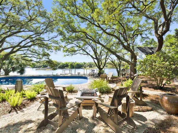 333 Edgewater Dr, Pensacola, FL 32507