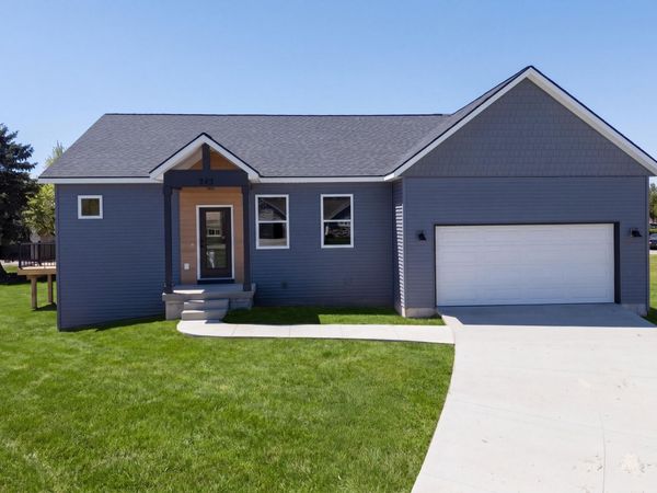 243 W Gardner Street, Sparta, MI 49345