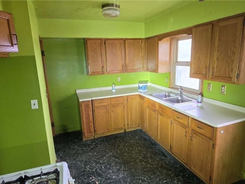 16415 Huntmere Avenue, Cleveland, OH 44110 Photo 12