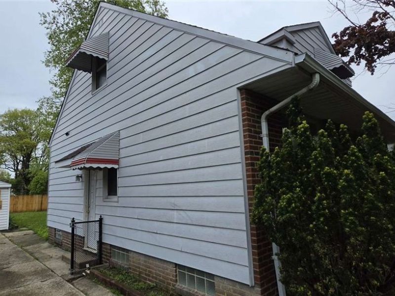 16415 Huntmere Avenue, Cleveland, OH 44110 Photo 2