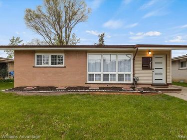 1251 Dufrain Avenue, Pontiac, MI 48342