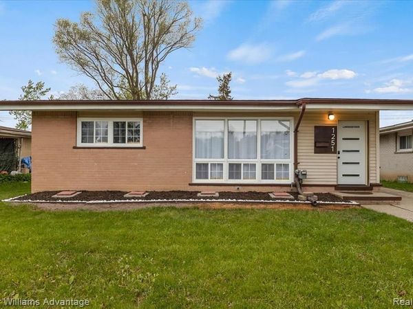 1251 Dufrain Avenue, Pontiac, MI 48342
