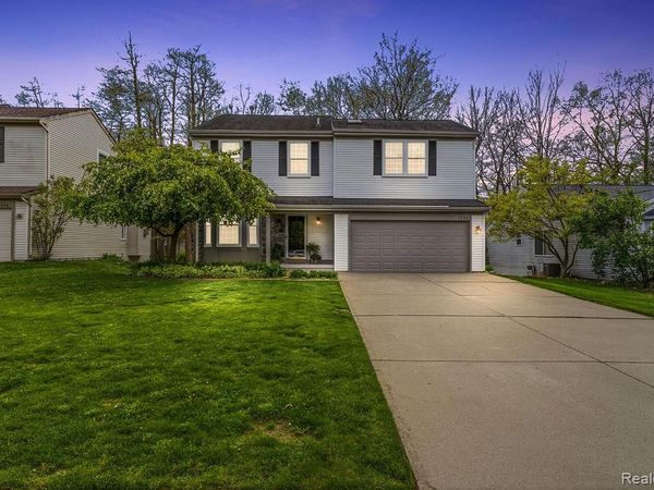 1558 Chelsea Circle, Hartland Twp, MI 48843