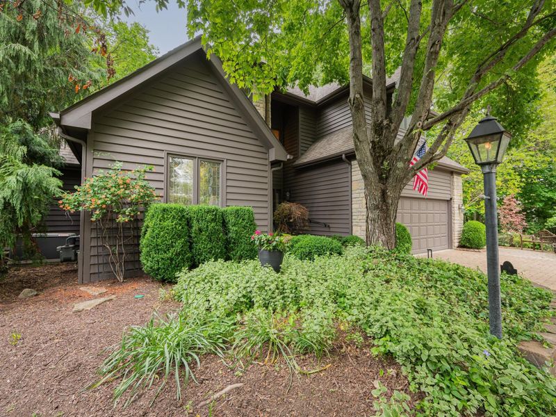 4255 Kersey Court, Columbus, OH 43221 Photo 3