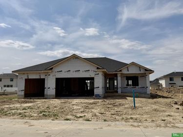 12358 Lake Vista Drive, Papillion, NE 68046