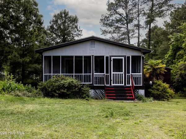 408 Old Folkstone Road , Holly Ridge, NC 28445