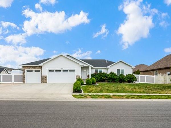 15804 S PACKSADDLE DR W, Bluffdale, UT 84065