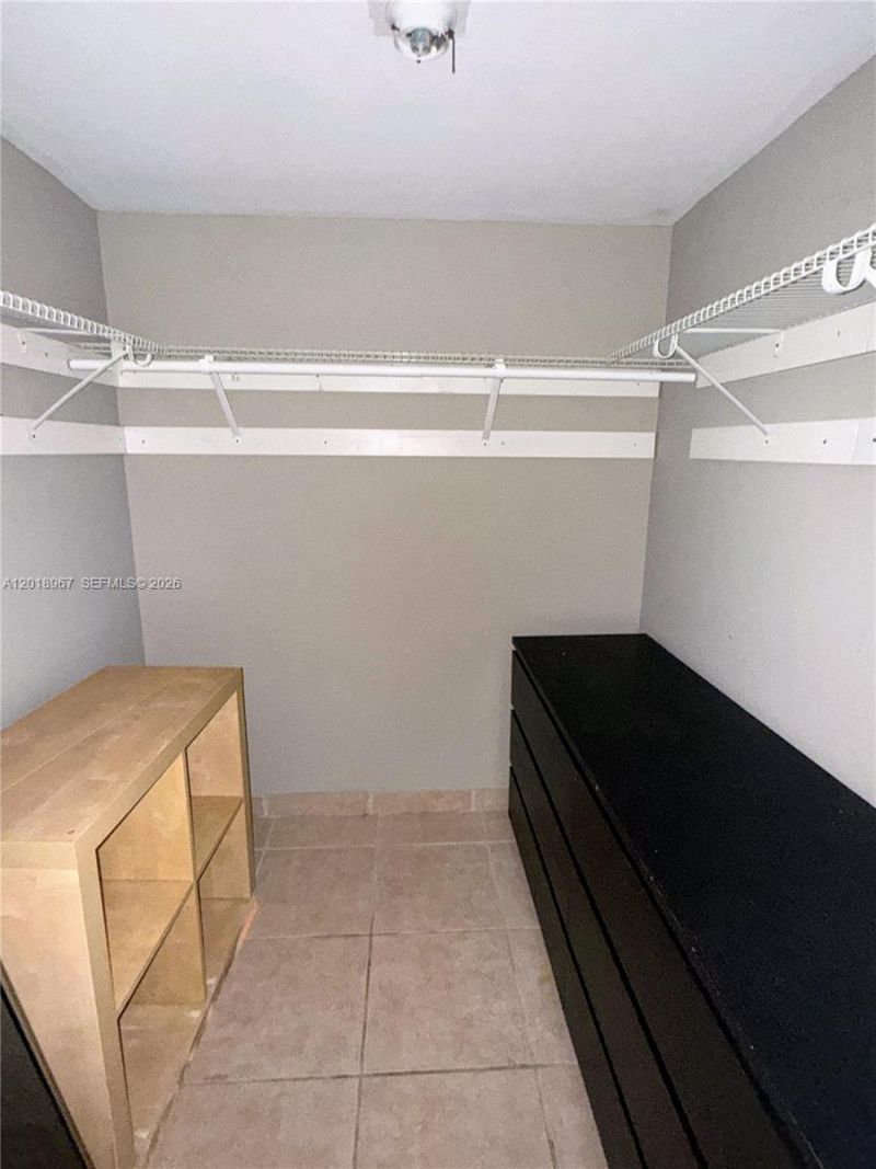 2025 NE 164th St, Unit 810, North Miami Beach, FL 33162 Photo