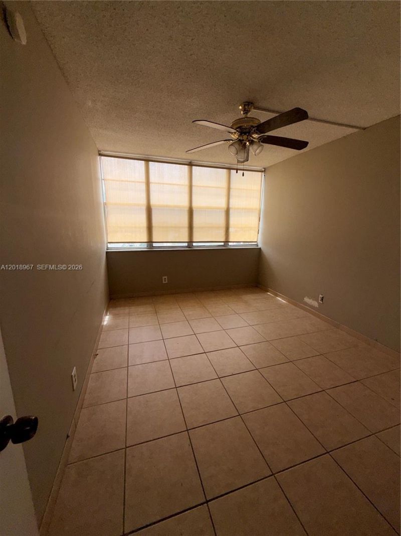 2025 NE 164th St, Unit 810, North Miami Beach, FL 33162 Photo