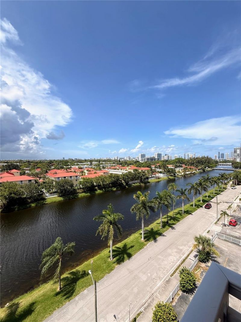 2025 NE 164th St, Unit 810, North Miami Beach, FL 33162 Photo