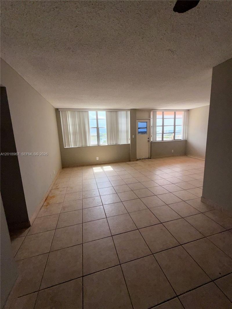 2025 NE 164th St, Unit 810, North Miami Beach, FL 33162 Photo