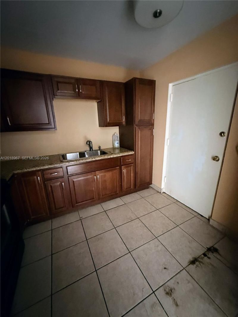 2025 NE 164th St, Unit 810, North Miami Beach, FL 33162 Photo