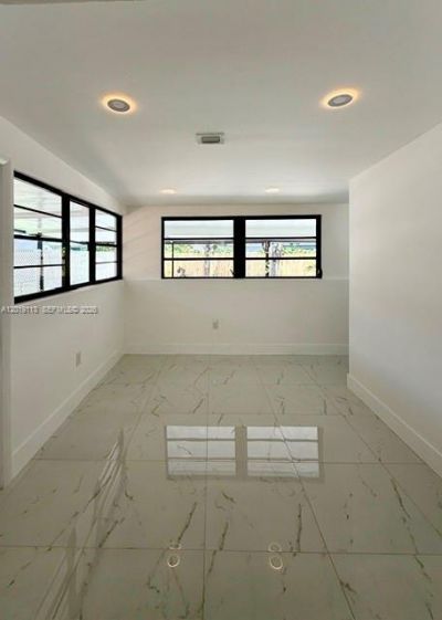 2541 W 10th Ave , Hialeah, FL 33010 Photo