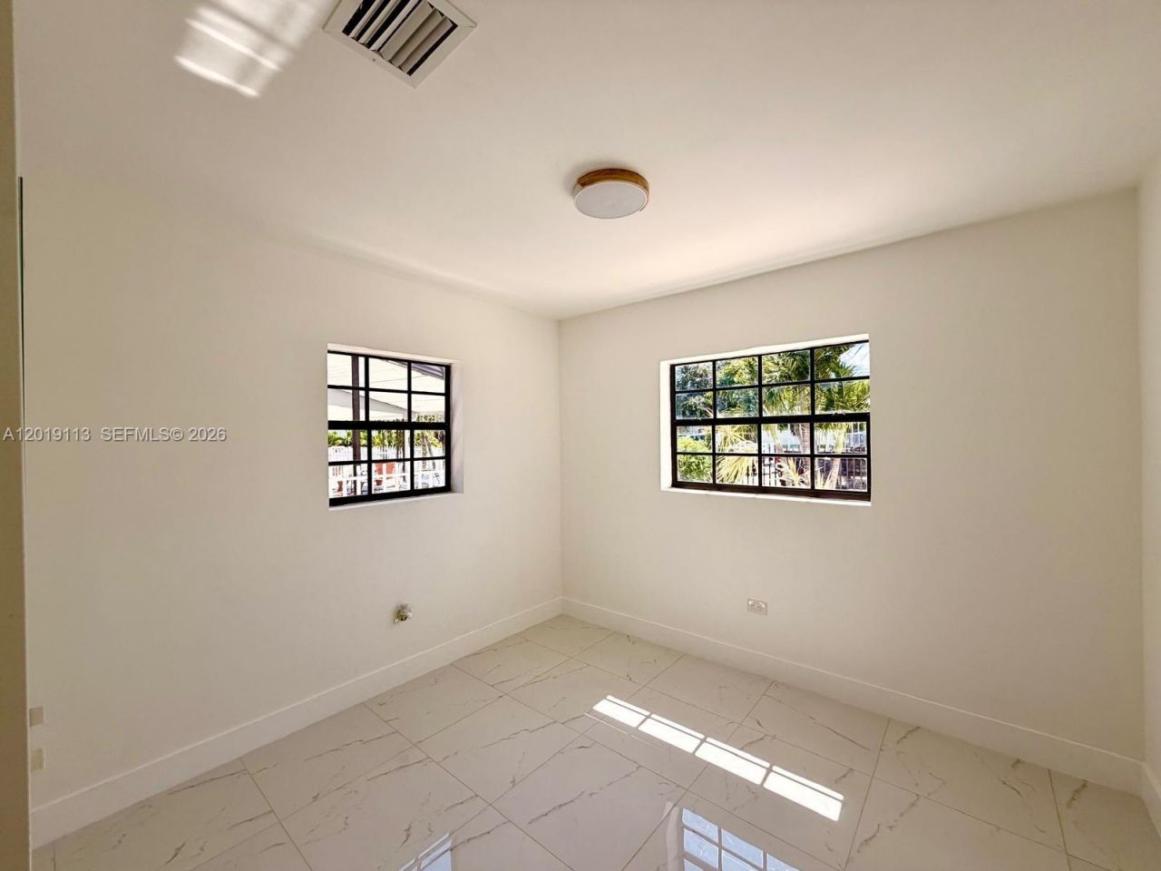 2541 W 10th Ave , Hialeah, FL 33010 Photo