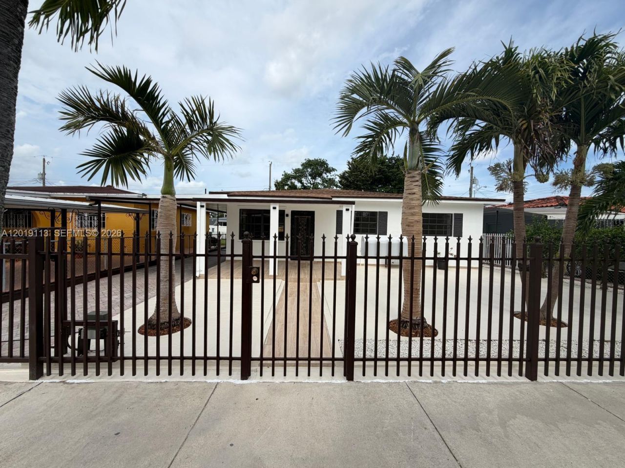2541 W 10th Ave, Hialeah, FL 33010 Photo