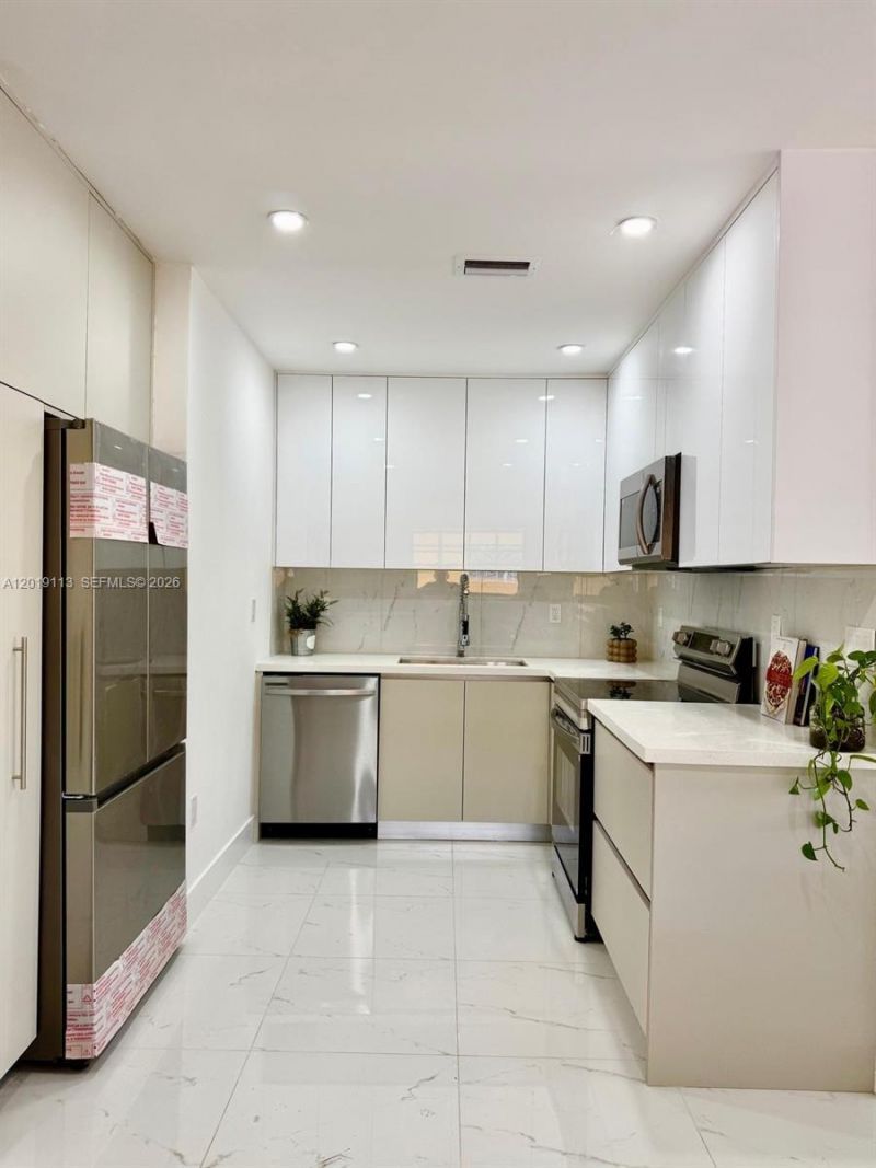 2541 W 10th Ave , Hialeah, FL 33010 Photo