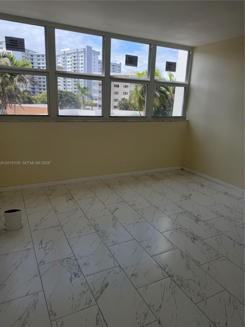 100 Golden Isles Dr , Unit 313, Hallandale Beach, FL 33009 Photo