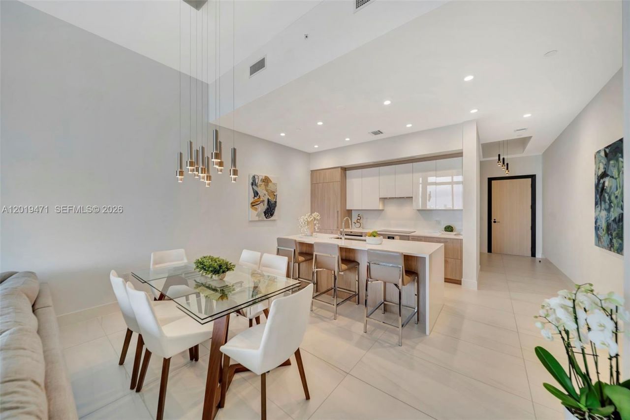 153 N Seabreeze , Unit 403, Fort Lauderdale, FL 33304 Photo