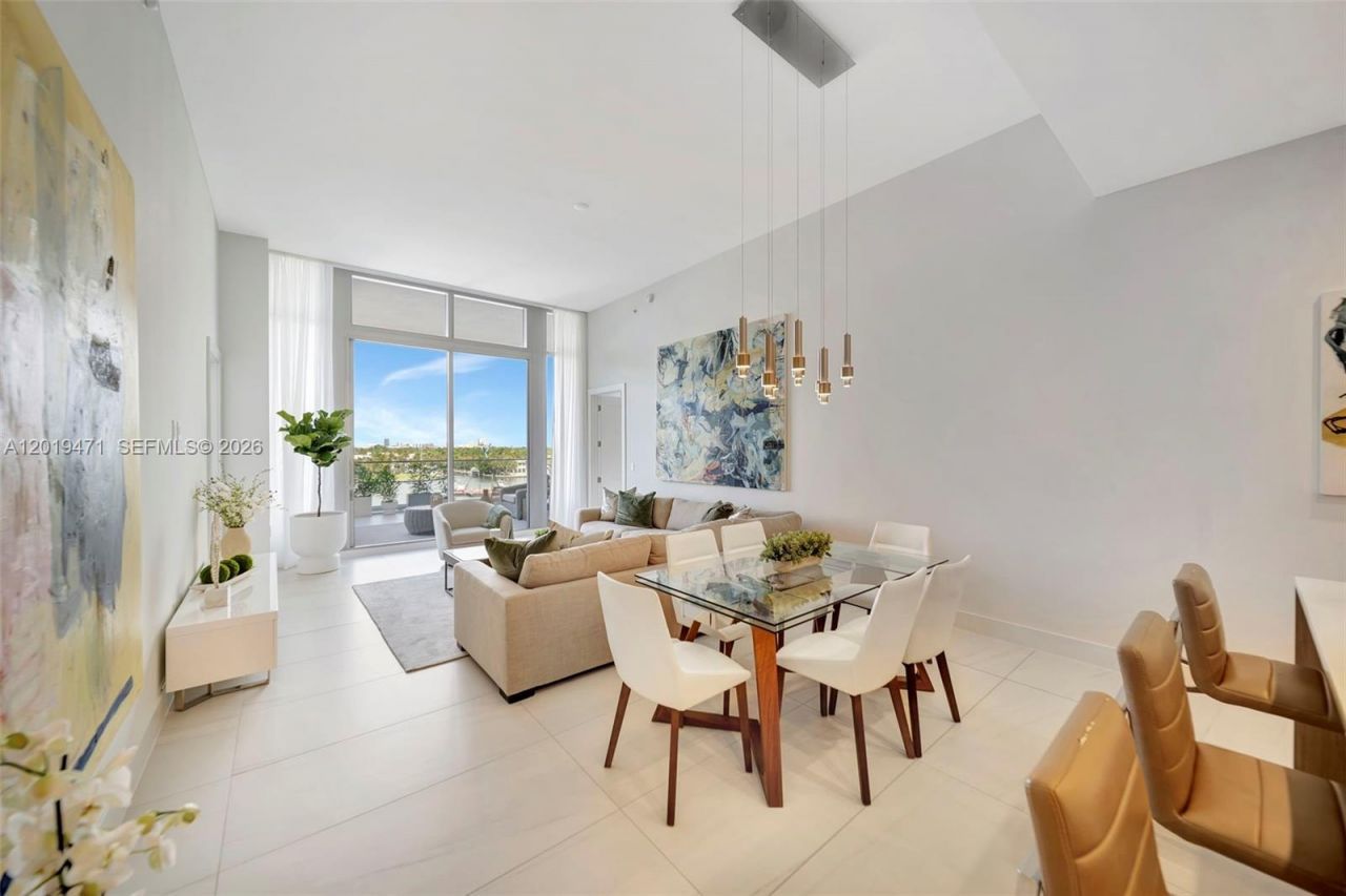 153 N Seabreeze , Unit 403, Fort Lauderdale, FL 33304 Photo