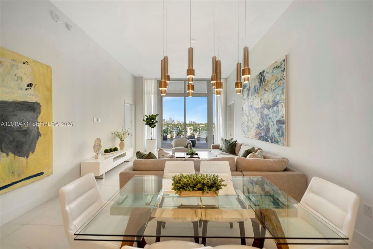 153 N Seabreeze , Unit 403, Fort Lauderdale, FL 33304 Photo