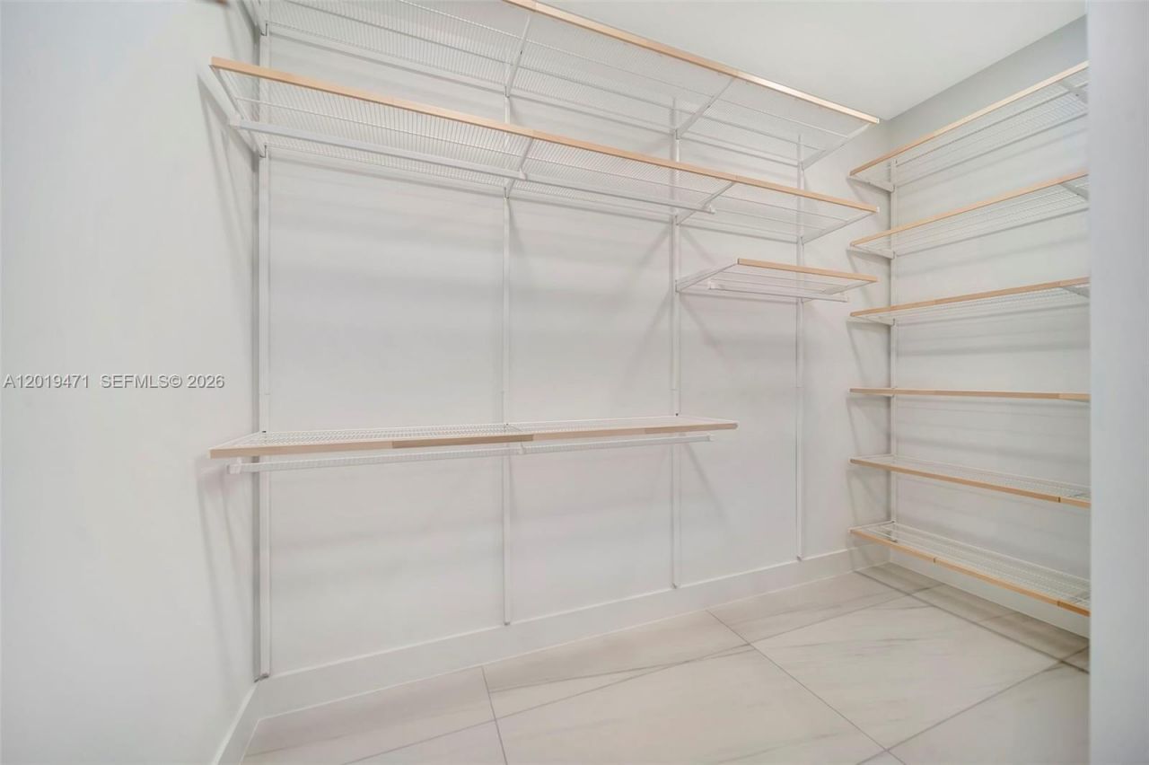 153 N Seabreeze , Unit 403, Fort Lauderdale, FL 33304 Photo