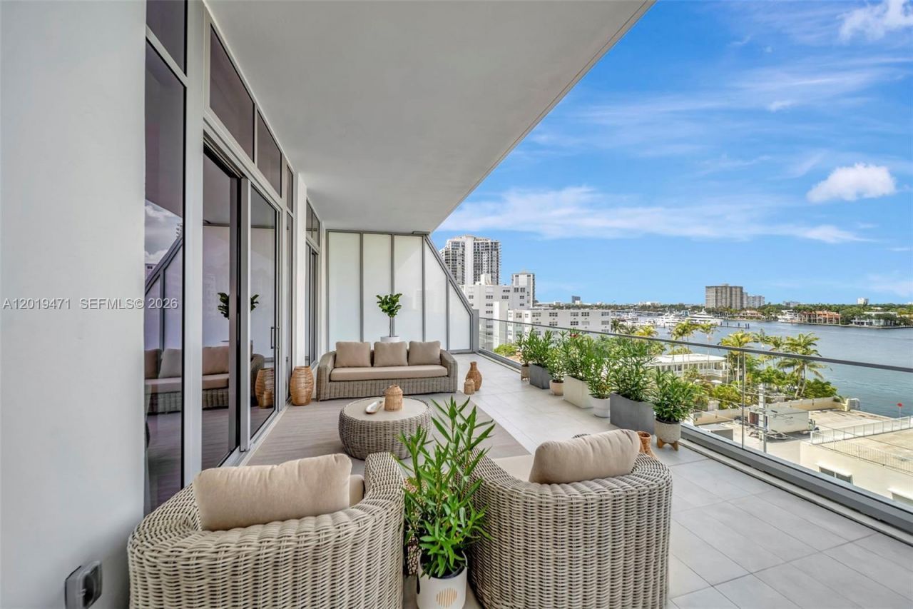 153 N Seabreeze , Unit 403, Fort Lauderdale, FL 33304 Photo