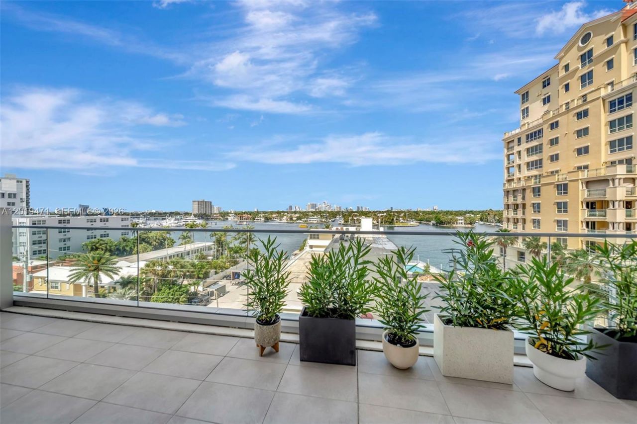 153 N Seabreeze , Unit 403, Fort Lauderdale, FL 33304 Photo