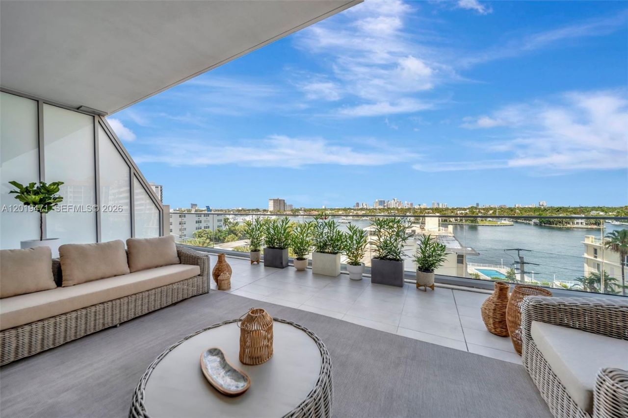 153 N Seabreeze , Unit 403, Fort Lauderdale, FL 33304 Photo