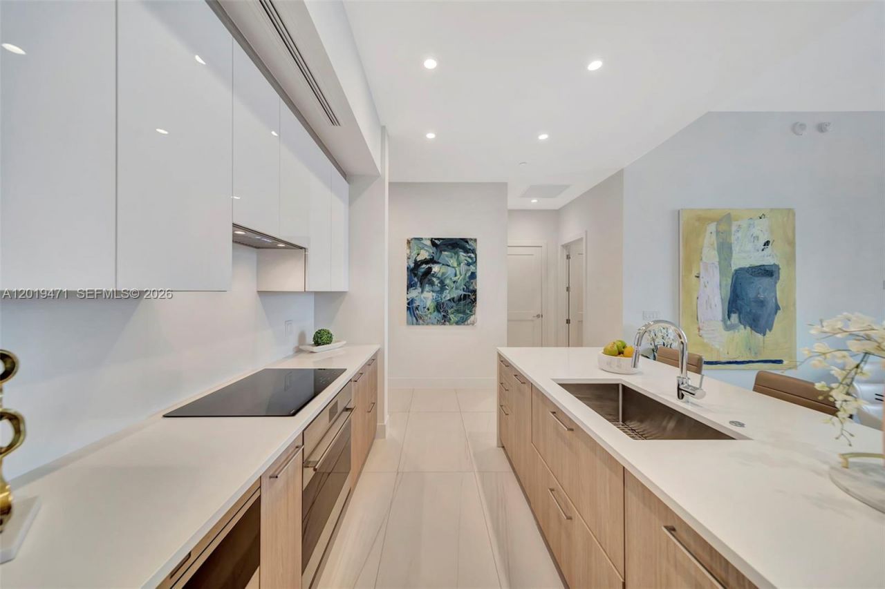 153 N Seabreeze , Unit 403, Fort Lauderdale, FL 33304 Photo
