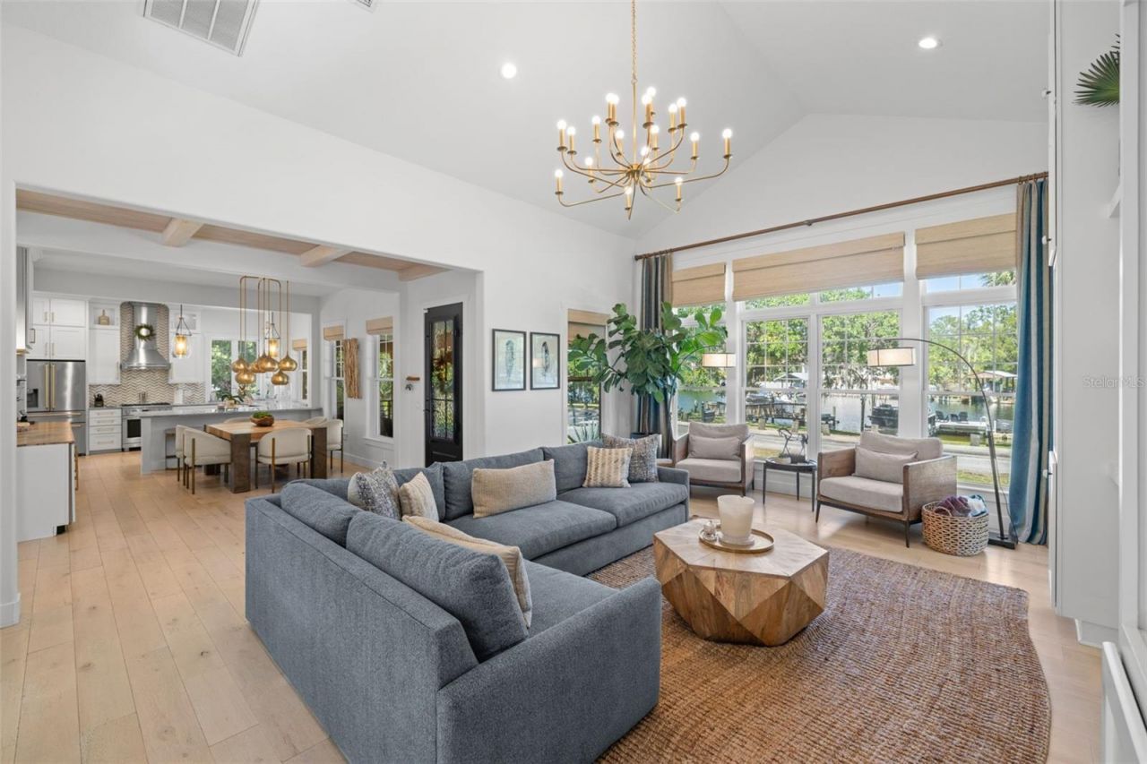 5610 N River Shore Drive, Tampa, FL 33603 Photo