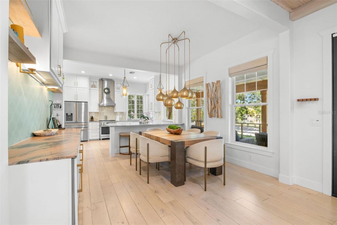5610 N River Shore Drive, Tampa, FL 33603 Photo