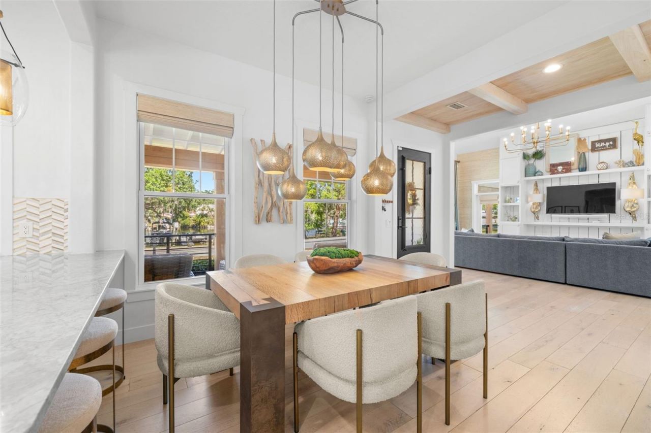 5610 N River Shore Drive, Tampa, FL 33603 Photo