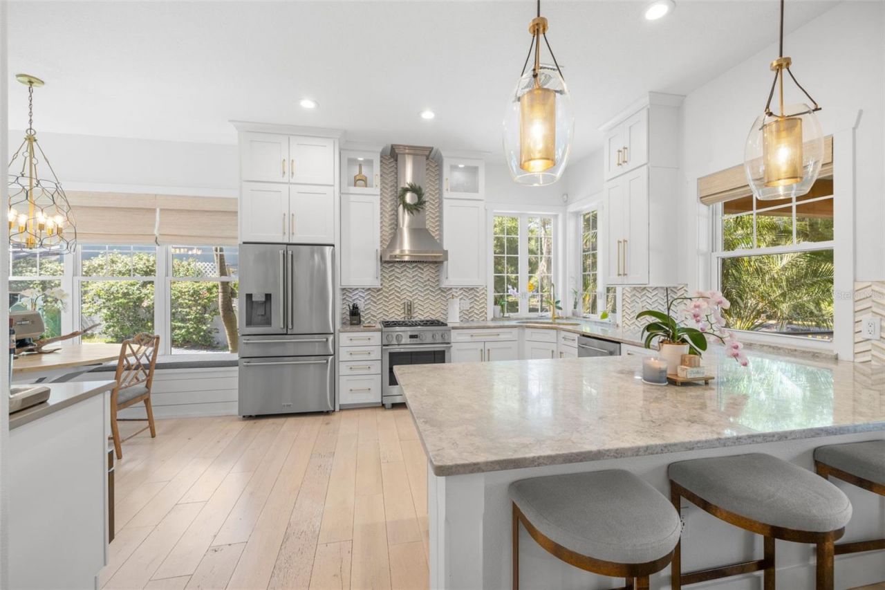 5610 N River Shore Drive, Tampa, FL 33603 Photo