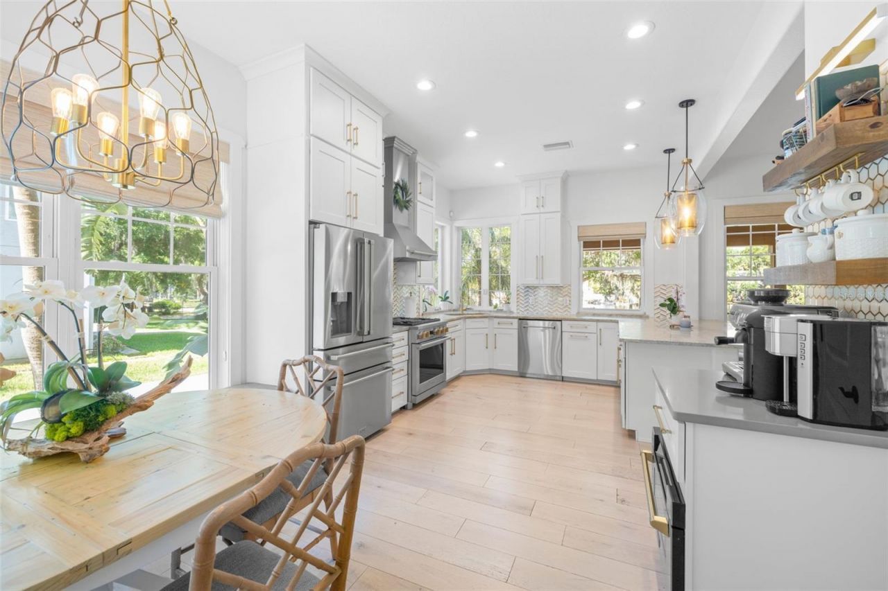 5610 N River Shore Drive, Tampa, FL 33603 Photo