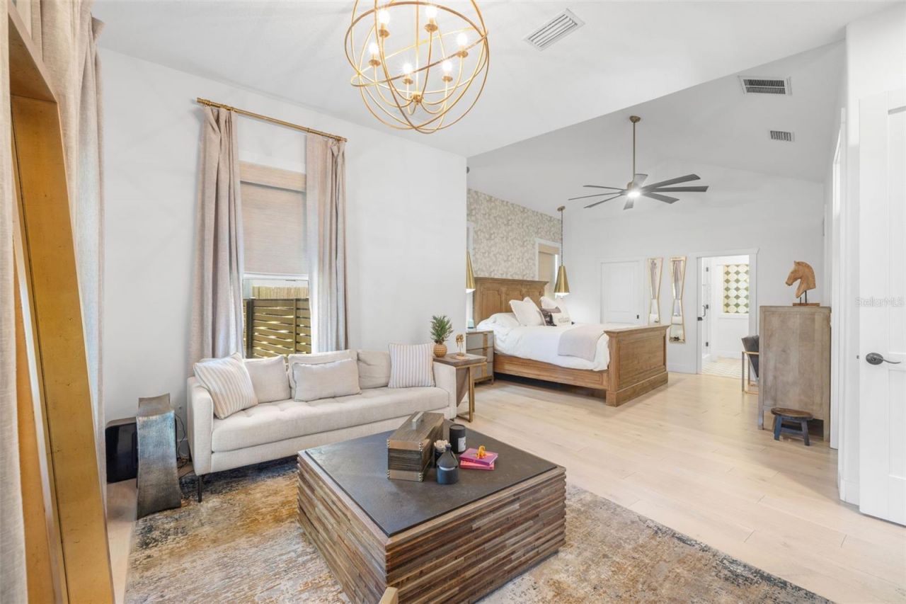 5610 N River Shore Drive, Tampa, FL 33603 Photo