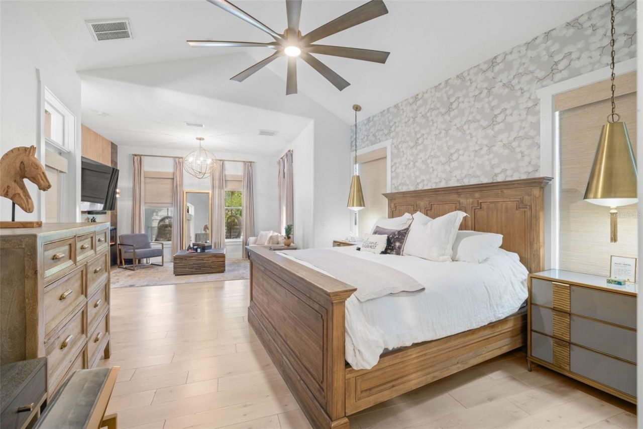 5610 N River Shore Drive, Tampa, FL 33603 Photo