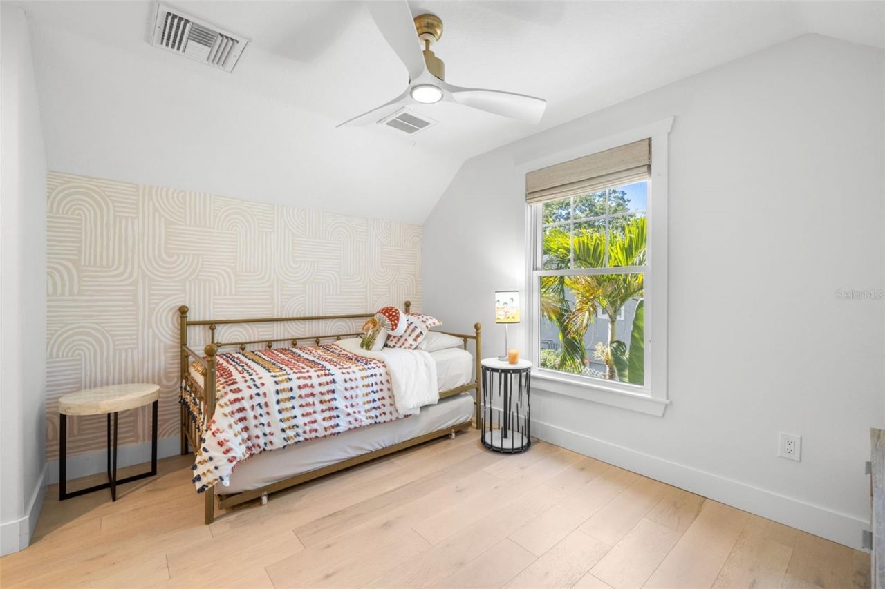 5610 N River Shore Drive, Tampa, FL 33603 Photo