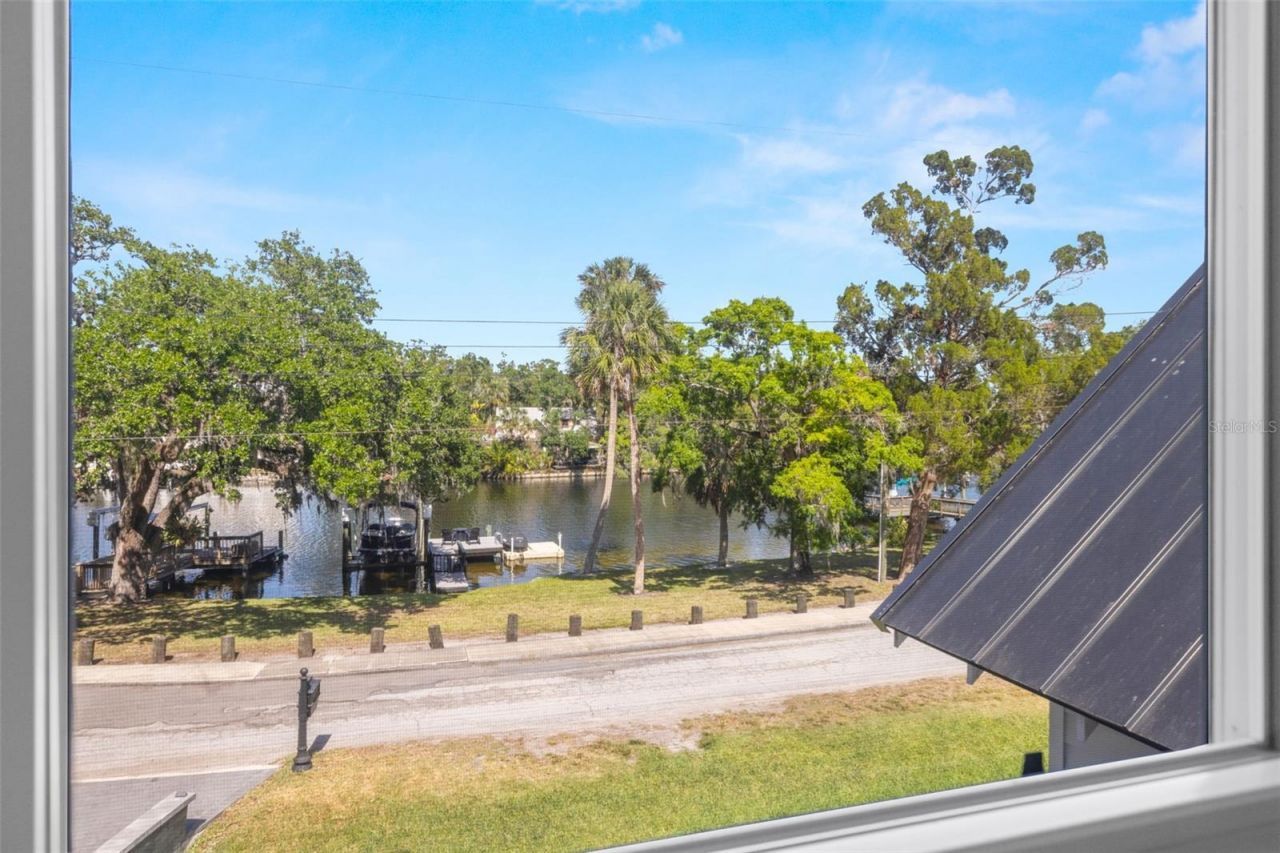 5610 N River Shore Drive, Tampa, FL 33603 Photo