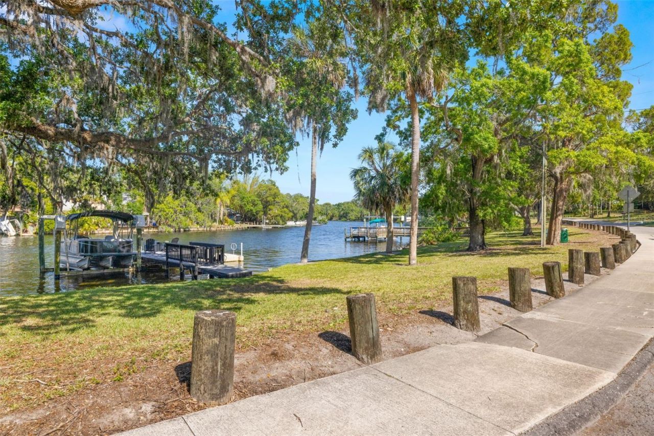 5610 N River Shore Drive, Tampa, FL 33603 Photo