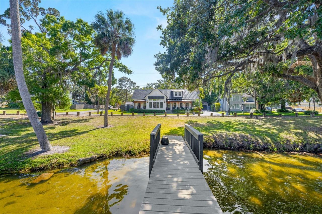 5610 N River Shore Drive, Tampa, FL 33603 Photo