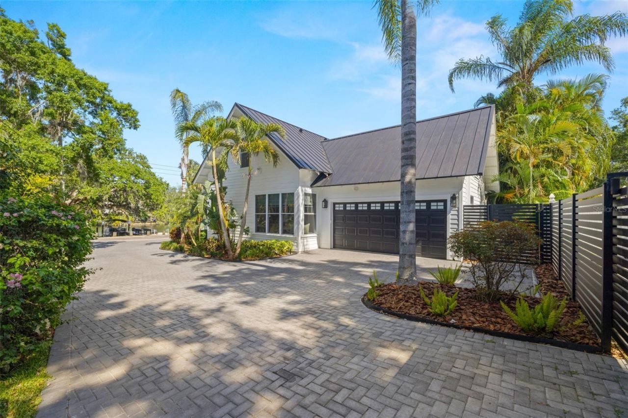 5610 N River Shore Drive, Tampa, FL 33603 Photo