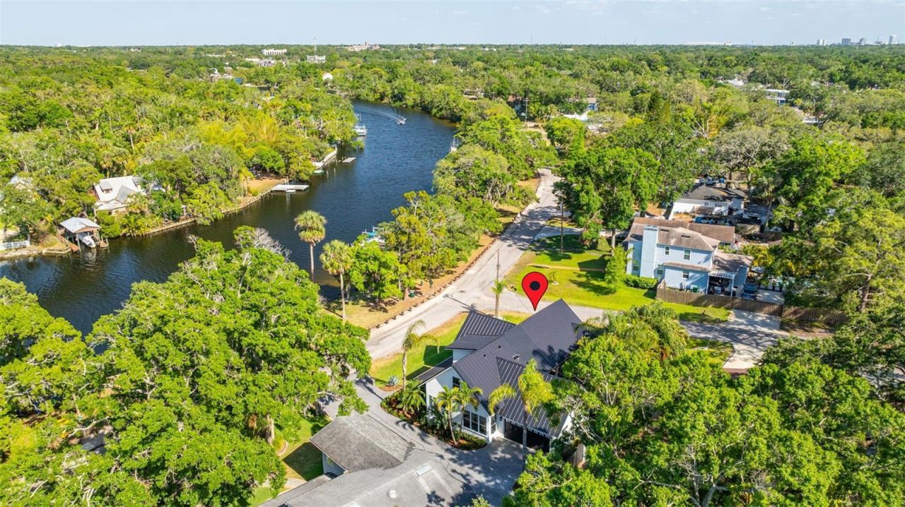 5610 N River Shore Drive, Tampa, FL 33603 Photo