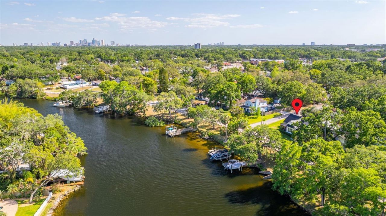 5610 N River Shore Drive, Tampa, FL 33603 Photo