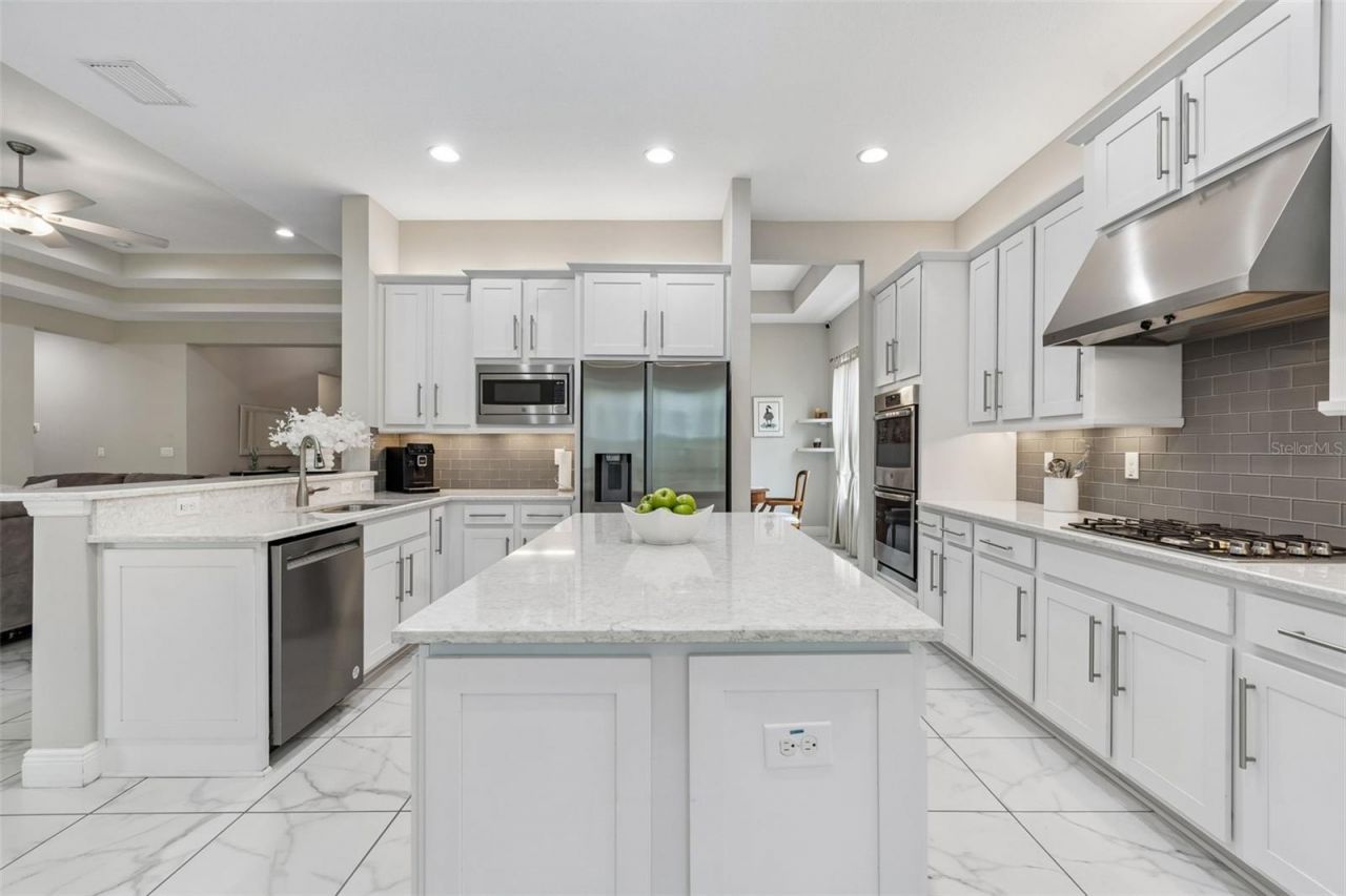 2213 Hollow Forest Court , Wesley Chapel, FL 33543 Photo