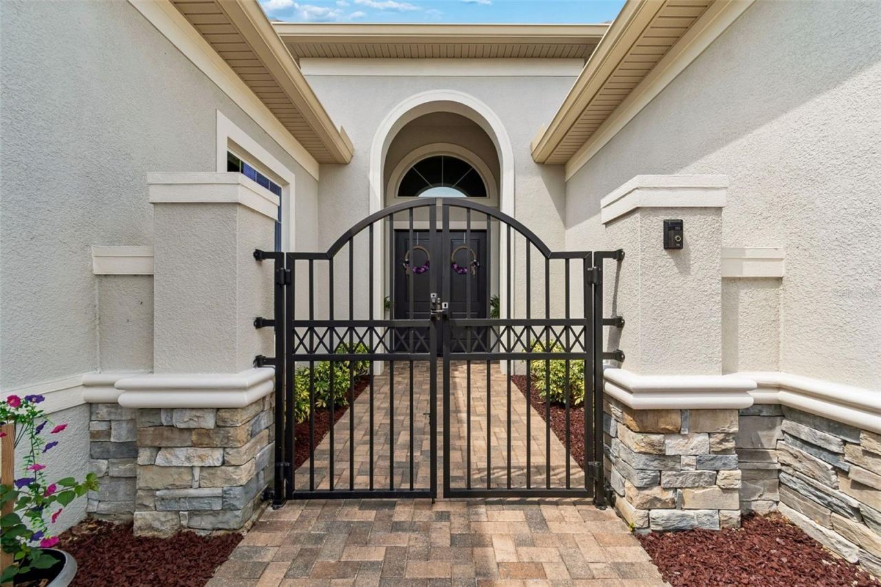 2213 Hollow Forest Court , Wesley Chapel, FL 33543 Photo