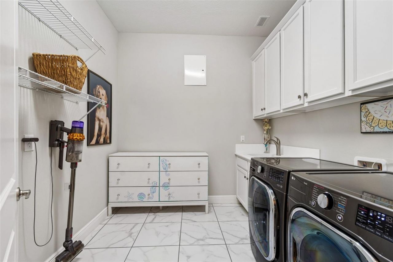 2213 Hollow Forest Court , Wesley Chapel, FL 33543 Photo